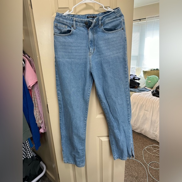 Jeans!!! Never been worn!! - Picture 2 of 4